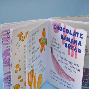 Autorská kuchařka - ilustrace, kaligrafie a jednoduché recepty. Vytištěno knihtiskem v dílně Labora, formát A6, dostupné na: https://labora.ee/shop/more/recipebook/